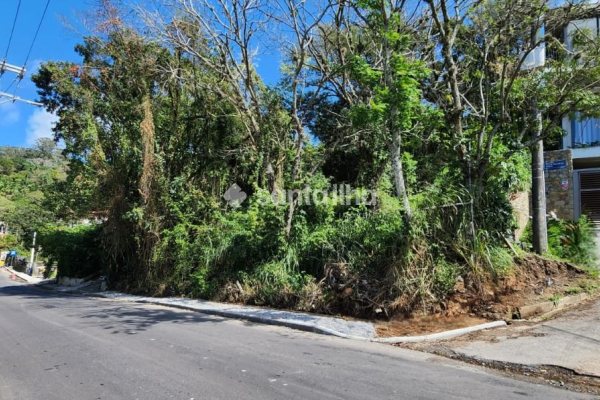Terreno à venda com 6.991m², 1 vaga no bairro Lagoa da Conceição em Florianópolis