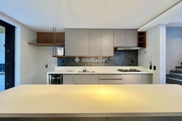 Casa à venda com 173m², 3 quartos, 3 suítes, 2 vagas no bairro Morro das Pedras em Florianópolis