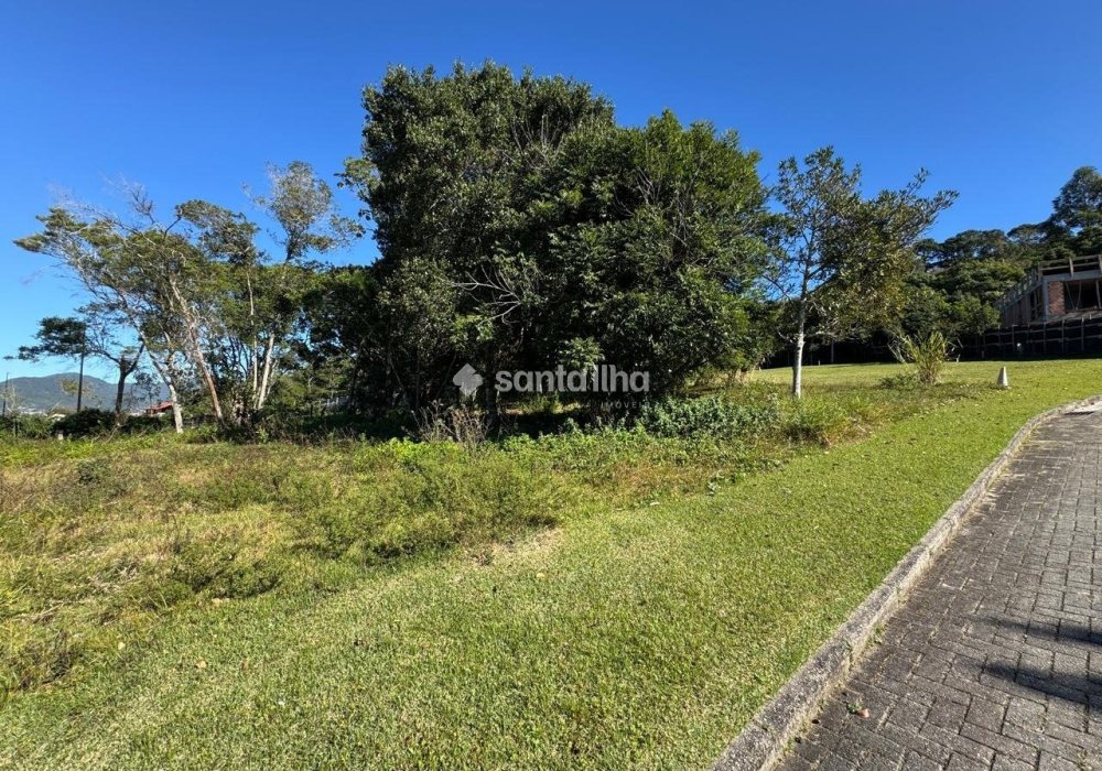 Terreno à venda com 1.302m², 1 vaga no bairro Campeche em Florianópolis - Foto 1