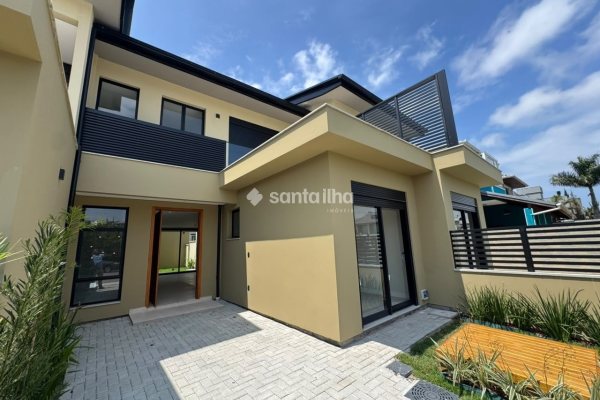 Casa à venda com 127m², 4 quartos, 1 suíte, 2 vagas no bairro Campeche em Florianópolis