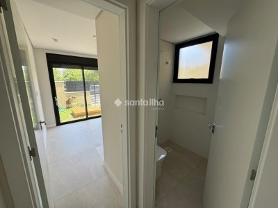 Casa à venda com 127m², 4 quartos, 1 suíte, 2 vagas no bairro Campeche em Florianópolis - Foto 16