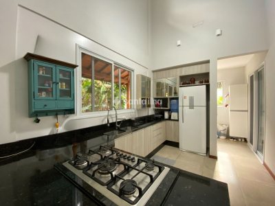 Casa em Condomínio à venda com 230m², 3 quartos, 2 suítes, 3 vagas no bairro Rio Tavares em Florianópolis - Foto 8