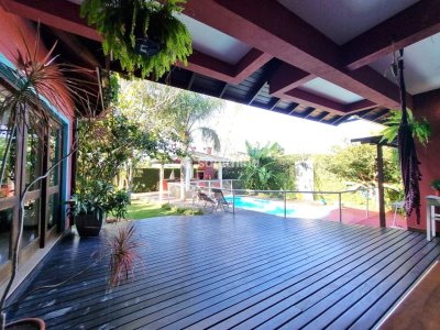Casa para alugar ou comprar com 276m², 5 quartos, 1 suíte, 4 vagas no bairro Campeche em Florianópolis - Foto 4