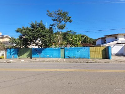 Casa à venda com 290m², 4 quartos, 1 suíte, 4 vagas no bairro Rio Tavares em Florianópolis - Foto 23