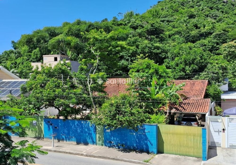 Casa à venda com 290m², 4 quartos, 1 suíte, 4 vagas no bairro Rio Tavares em Florianópolis - Foto 1