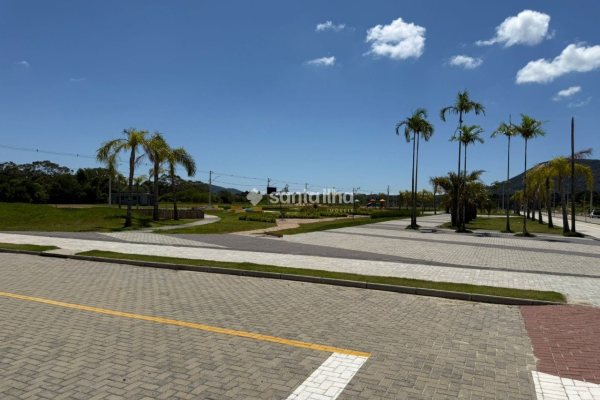 Terreno à venda com 375m² no bairro Rio Vermelho em Florianópolis