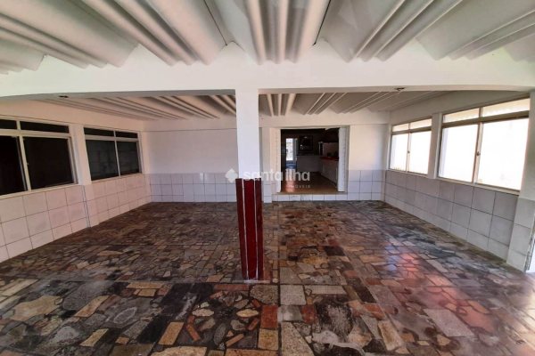 Casa à venda com 160m², 1 quarto, 4 vagas no bairro Pântano do Sul em Florianópolis
