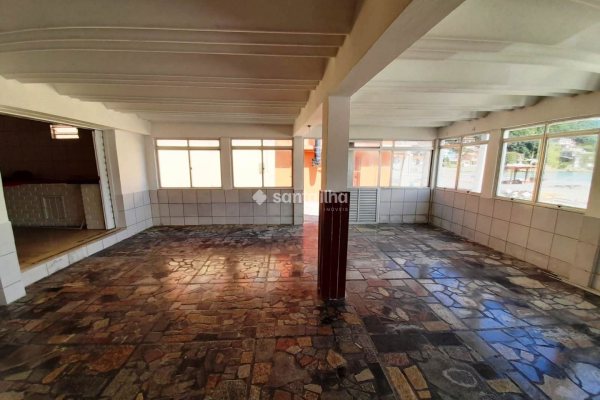 Casa à venda com 160m², 1 quarto, 4 vagas no bairro Pântano do Sul em Florianópolis