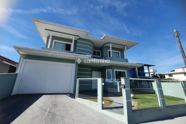 Casa à venda com 302m², 3 quartos, 1 suíte, 3 vagas no bairro Ribeirão da Ilha em Florianópolis