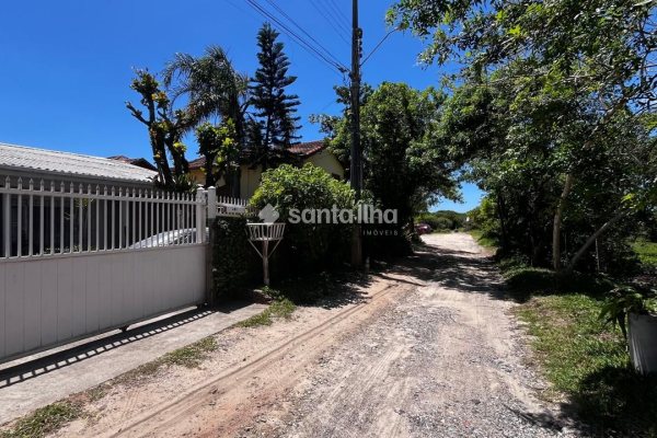 Casa à venda com 122m², 2 quartos, 1 vaga no bairro Campeche em Florianópolis