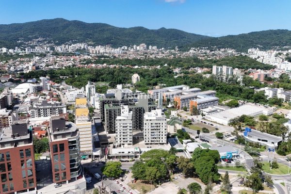 Sala/Conjunto à venda com 24m², 1 vaga no bairro Trindade em Florianópolis