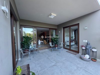 Casa à venda com 268m², 3 quartos, 2 suítes, 4 vagas no bairro Campeche em Florianópolis - Foto 24