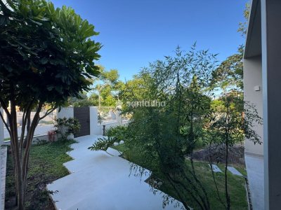 Casa à venda com 268m², 3 quartos, 2 suítes, 4 vagas no bairro Campeche em Florianópolis - Foto 2
