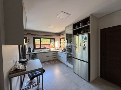 Casa à venda com 268m², 3 quartos, 2 suítes, 4 vagas no bairro Campeche em Florianópolis - Foto 11