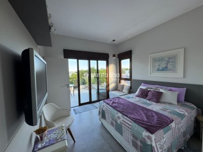 Casa à venda com 268m², 3 quartos, 2 suítes, 4 vagas no bairro Campeche em Florianópolis - Foto 37
