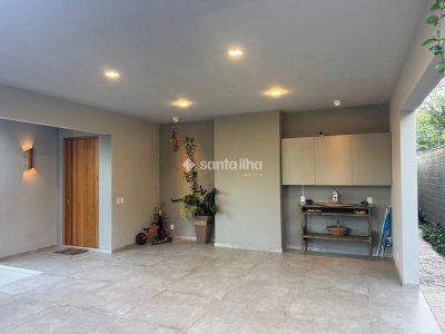 Casa à venda com 268m², 3 quartos, 2 suítes, 4 vagas no bairro Campeche em Florianópolis - Foto 25
