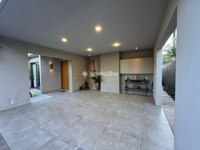 Casa à venda com 268m², 3 quartos, 2 suítes, 4 vagas no bairro Campeche em Florianópolis - Foto 26