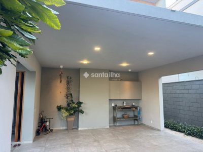 Casa à venda com 268m², 3 quartos, 2 suítes, 4 vagas no bairro Campeche em Florianópolis - Foto 27