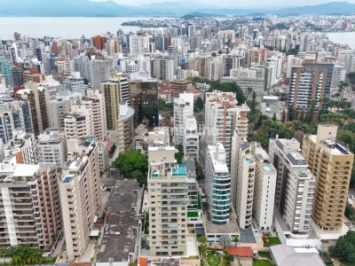 Apartamento à venda com 122m², 3 quartos, 3 suítes, 2 vagas no bairro Centro em Florianópolis - Foto 26