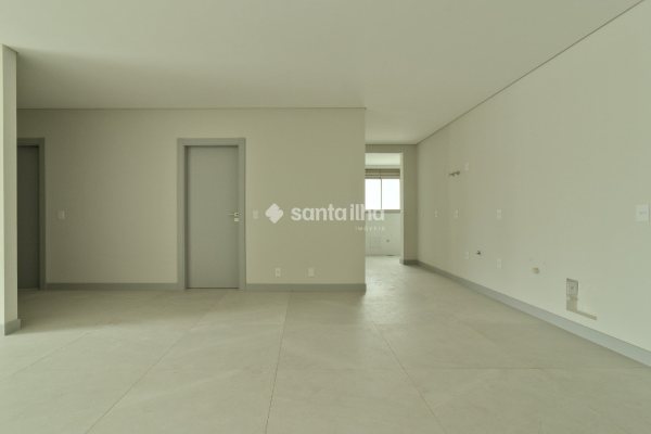 Apartamento à venda com 122m², 3 quartos, 3 suítes, 2 vagas no bairro Centro em Florianópolis