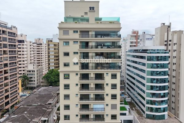 Apartamento à venda com 122m², 3 quartos, 3 suítes, 2 vagas no bairro Centro em Florianópolis