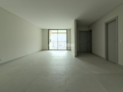 Apartamento à venda com 122m², 3 quartos, 3 suítes, 2 vagas no bairro Centro em Florianópolis - Foto 3