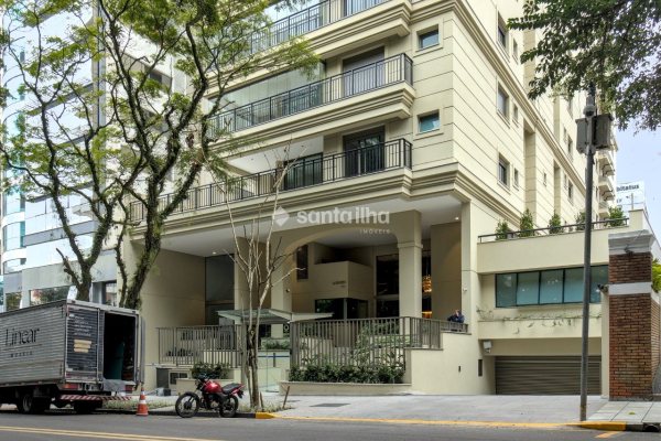 Apartamento à venda com 122m², 3 quartos, 3 suítes, 2 vagas no bairro Centro em Florianópolis