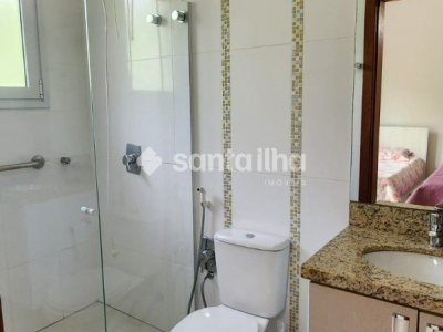 Casa à venda com 352m², 4 quartos, 4 suítes, 2 vagas no bairro Armação em Florianopolis - Foto 31