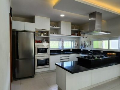 Casa à venda com 352m², 4 quartos, 4 suítes, 2 vagas no bairro Armação em Florianopolis - Foto 18