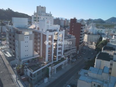 Apartamento à venda com 68m², 2 quartos, 1 suíte, 1 vaga no bairro Trindade em Florianópolis - Foto 12