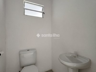 Loja para alugar com 47m², 2 vagas no bairro Ribeirão da Ilha em Florianópolis - Foto 12