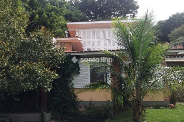 Casa à venda com 172m², 4 quartos, 2 suítes, 5 vagas no bairro Lagoa da Conceição em Florianópolis