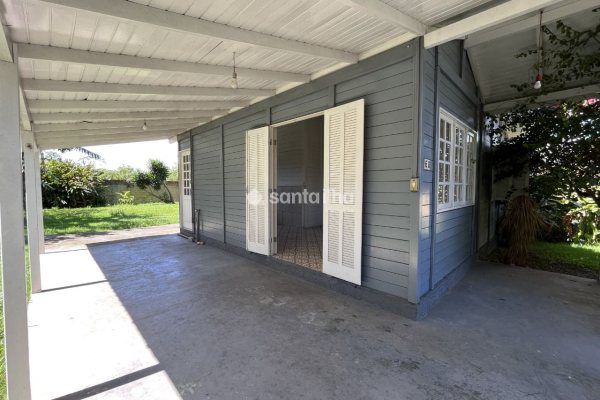 Casa à venda com 69m², 2 quartos, 2 vagas no bairro Campeche em Florianópolis