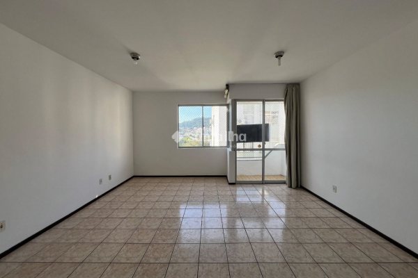Apartamento à venda com 91m², 3 quartos, 1 suíte, 1 vaga no bairro Carvoeira em Florianópolis