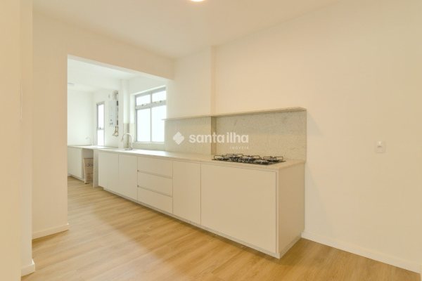 Apartamento à venda com 97m², 3 quartos, 2 suítes, 1 vaga no bairro Centro em Florianópolis