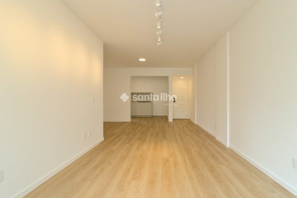 Apartamento à venda com 97m², 3 quartos, 2 suítes, 1 vaga no bairro Centro em Florianópolis