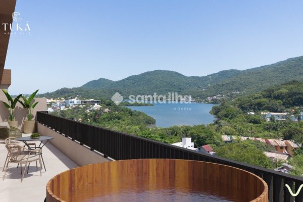 Cobertura à venda com 164m², 3 quartos, 3 suítes, 2 vagas no bairro Lagoa da Conceição em Florianópolis