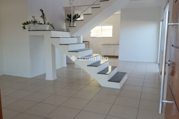 Casa à venda com 123m², 2 quartos, 2 suítes, 2 vagas no bairro Campeche em Florianópolis