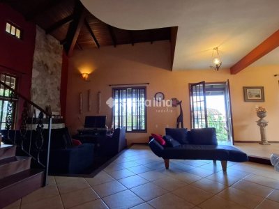 Casa à venda com 430m², 4 quartos, 1 suíte, 4 vagas no bairro Lagoa da Conceição em Florianópolis - Foto 3