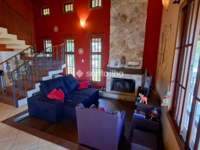 Casa à venda com 430m², 4 quartos, 1 suíte, 4 vagas no bairro Lagoa da Conceição em Florianópolis - Foto 2