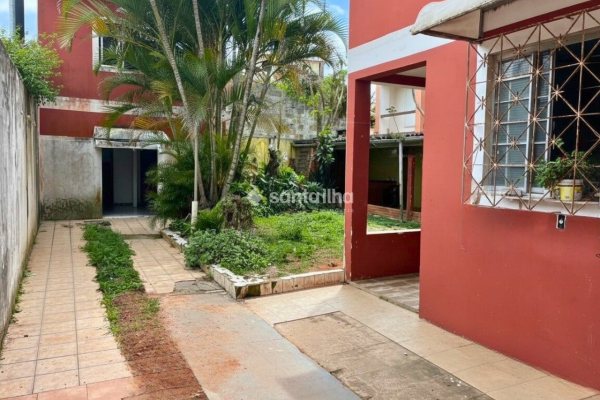 Casa à venda com 230m², 5 quartos, 4 vagas no bairro Armação em Florianópolis