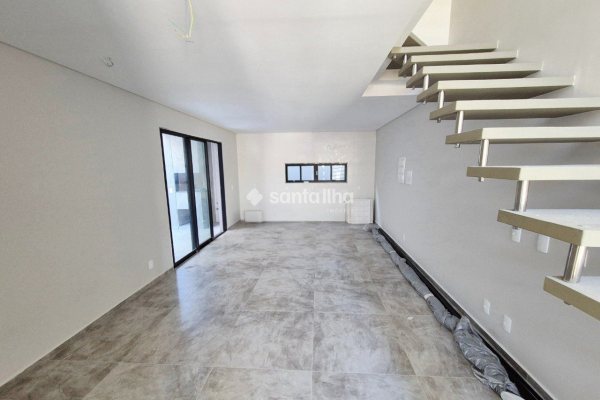 Casa à venda com 120m², 3 quartos, 1 suíte, 2 vagas no bairro Pântano do Sul em Florianópolis