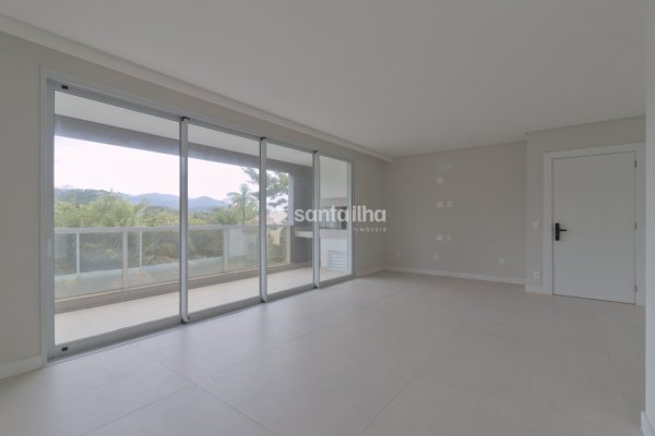 Apartamento à venda com 128m², 3 quartos, 3 suítes, 2 vagas no bairro Cacupé em Florianópolis