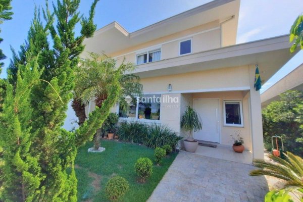 Casa em Condomínio à venda com 313m², 6 quartos, 6 suítes, 2 vagas no bairro Campeche em Florianópolis