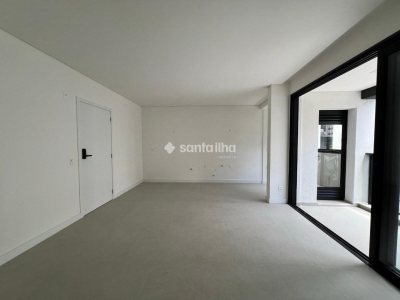 Apartamento à venda com 73m², 2 quartos, 1 suíte, 1 vaga no bairro Centro em Florianópolis - Foto 4