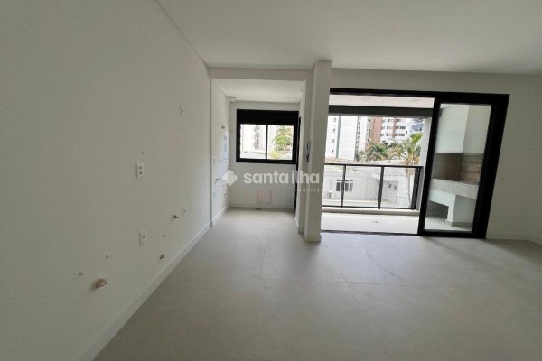 Apartamento à venda com 73m², 2 quartos, 1 suíte, 1 vaga no bairro Centro em Florianópolis