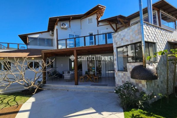 Casa em Condomínio à venda com 347m², 4 quartos, 1 suíte, 3 vagas no bairro Rio Tavares em Florianópolis