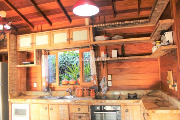 Casa à venda com 209m², 4 quartos, 1 suíte, 3 vagas no bairro Campeche em Florianópolis