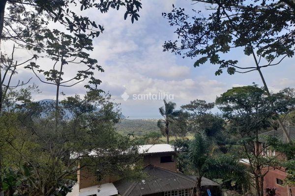 Terreno à venda com 702m² no bairro Pântano do Sul em Florianópolis