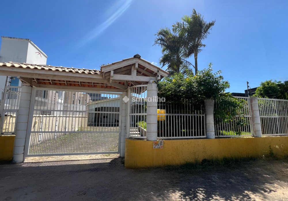 Casa à venda com 167m², 3 quartos, 1 suíte, 5 vagas no bairro Morro das Pedras em Florianópolis - Foto 1